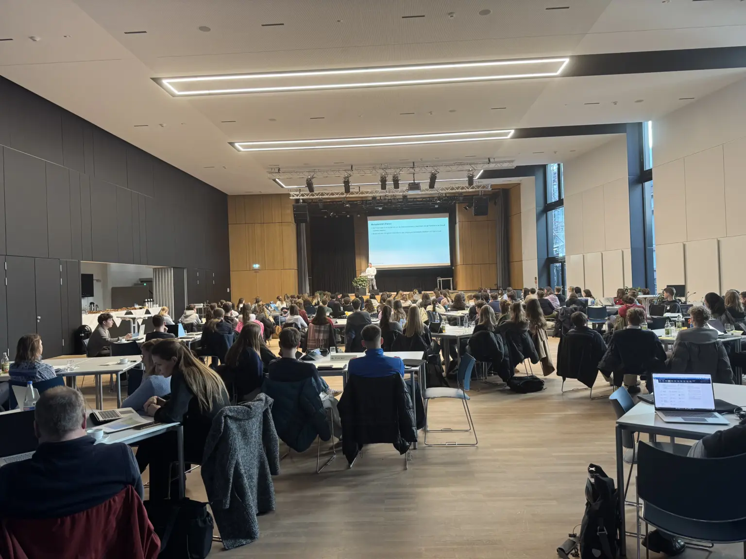 Schulstiftung Freiburg AIHorizon Aula