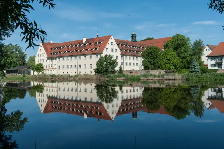 Schulstiftung Freiburg Kloster Wald Wald Gesamtsicht.