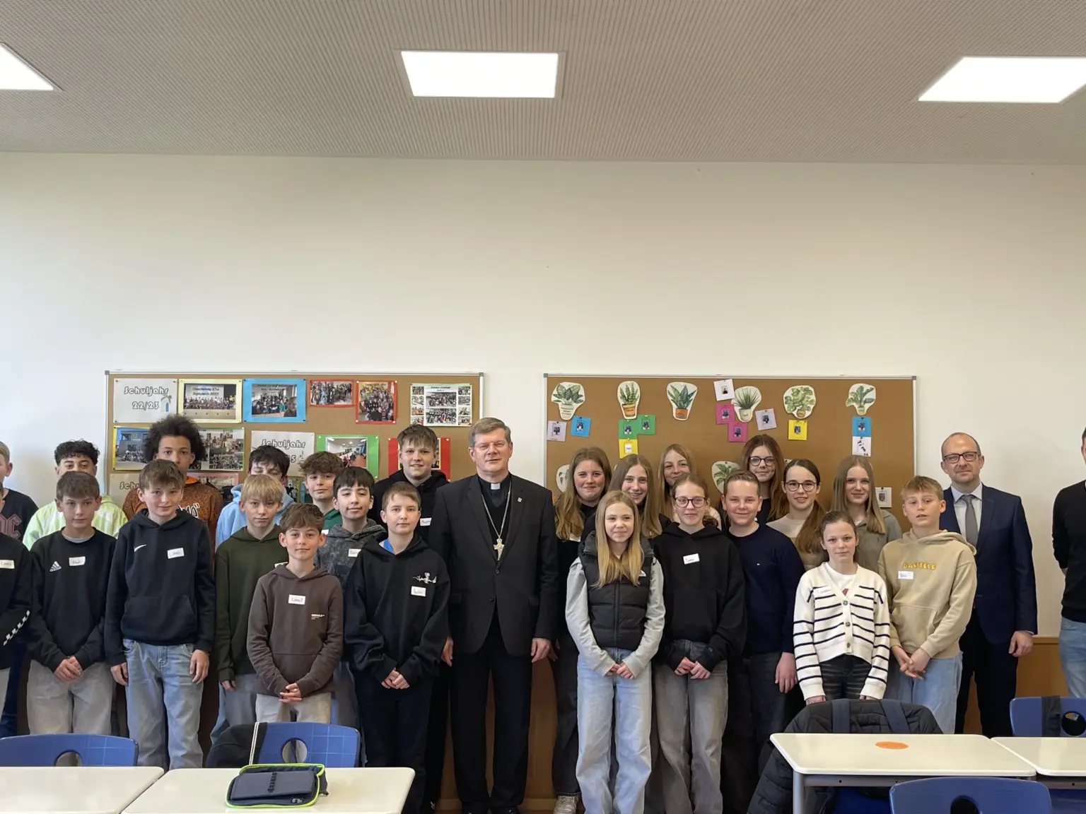 Schulstiftung Freiburg Sigmaringen Erzbischof Gruppenbild