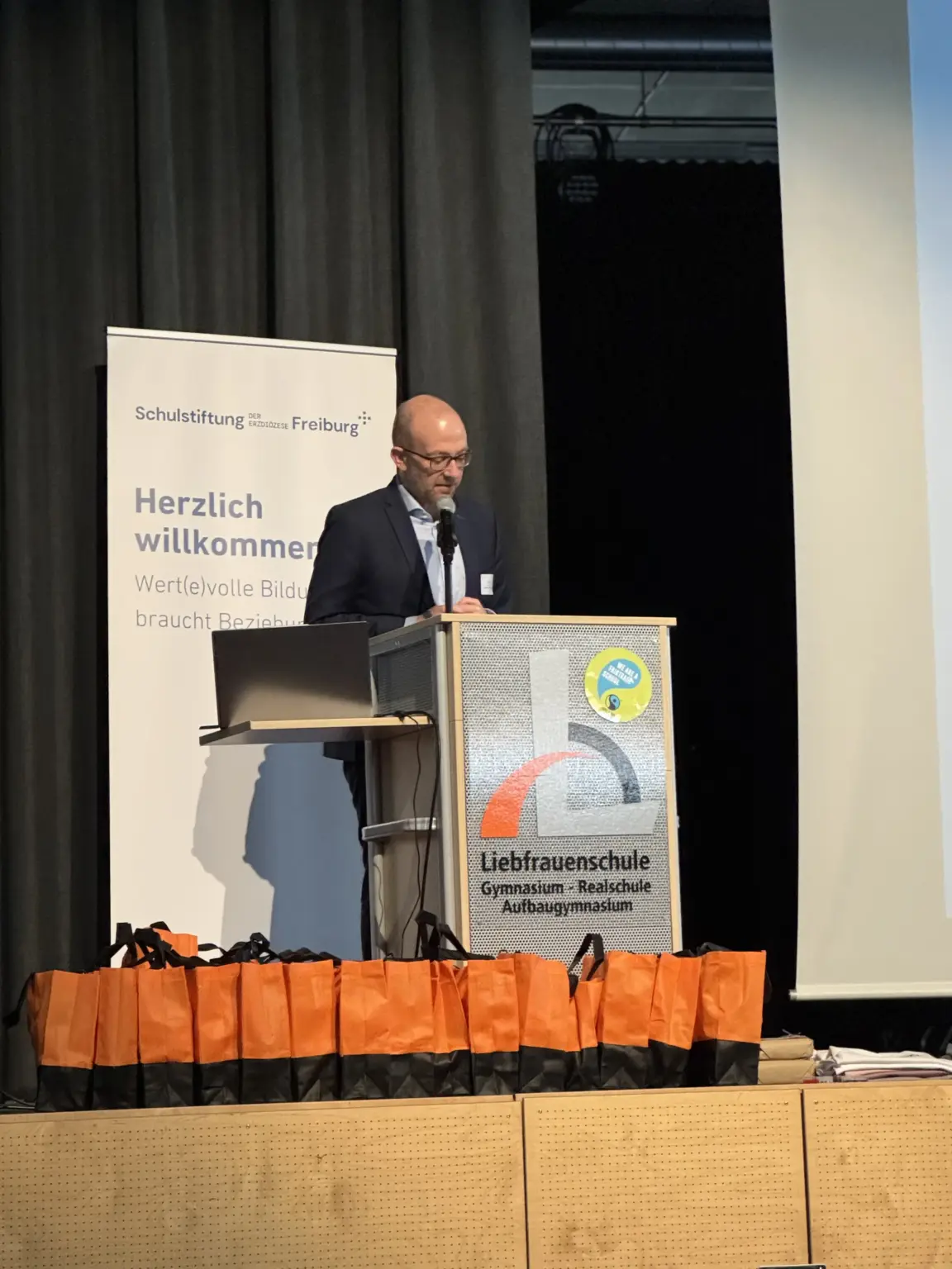 Schulstiftung Freiburg Sigmaringen Krug