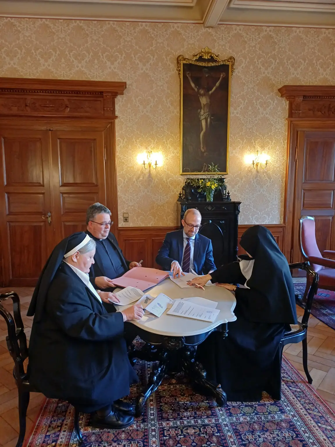 Schulstiftung Freiburg Unterzeichnung OG